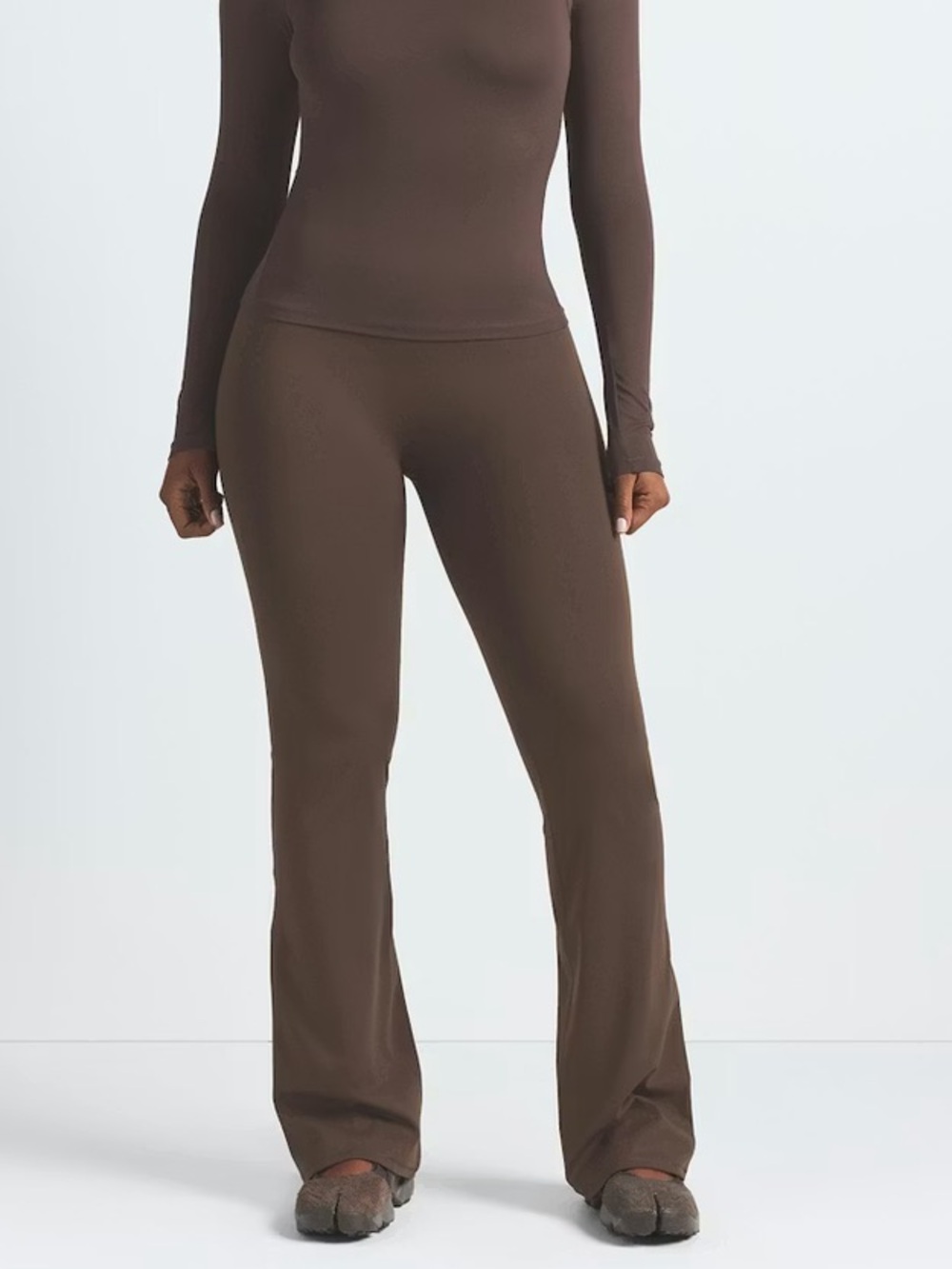 NWT Skims Nike flare legging New dark sepia Brown - Picture 2 of 8